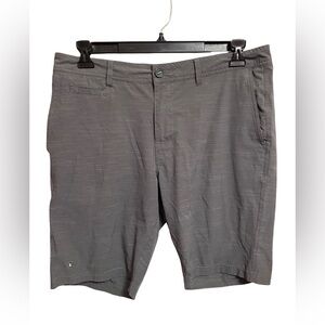 LINKSOUL Boardwalker Gray Flat Front Golf Shorts Size 34~EUC